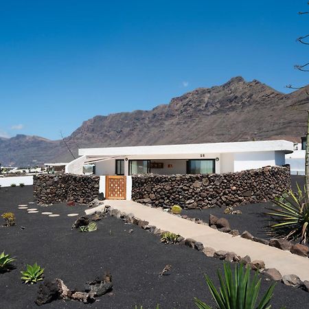 Lanzarote Famara Beach Bungalow Exterior foto