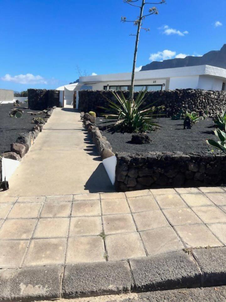 Lanzarote Famara Beach Bungalow Exterior foto