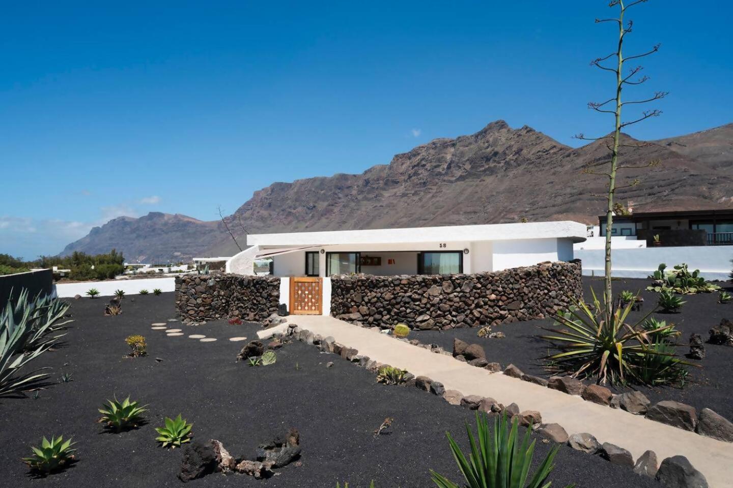 Lanzarote Famara Beach Bungalow Exterior foto