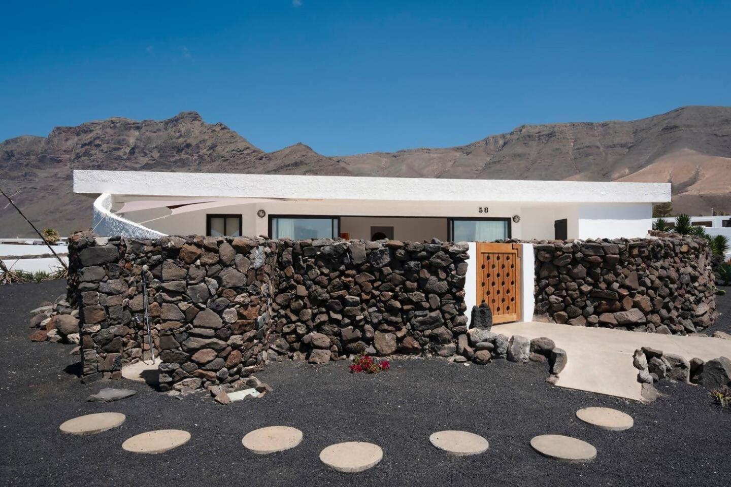 Lanzarote Famara Beach Bungalow Exterior foto