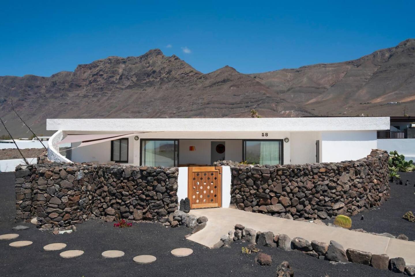Lanzarote Famara Beach Bungalow Exterior foto